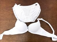 quần lót dính nước lồn gái xinh