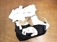 quần lót dính nước lồn gái xinh