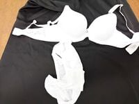 quần lót dính nước lồn gái xinh