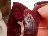 Quần lót dính nước lồn