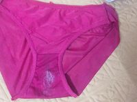 Quần lót dính nước lồn