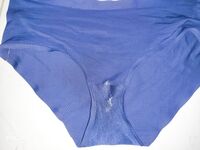 Quần lót dính nước lồn