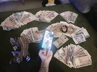 Kiếm tiền đất khách không hề dễ dàng :v