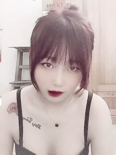 Bé Trang 2K3 nứng lồn ????vú non ngon ib sdt