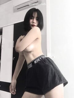 Khánh Trâm2k4 mình dây vú căng lồn không lôngP1