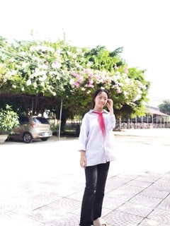 Em học sinh vú to xem mà nứng cặc