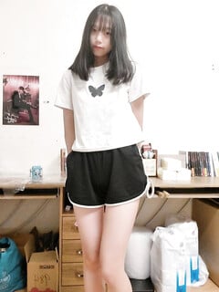 Gái mới lớn mà dáng ngon vcl