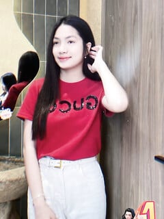 Lệ quyên dâm đãng của anh em đây ai mua clio nt gửu sđt nha