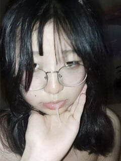 Gái đeo kính thường rất dâm