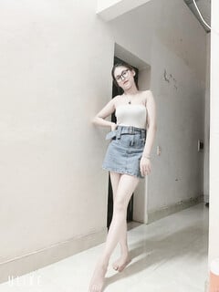 Duyên Trần học sinh mới lớn lộ ảnh  làm tình cùng ny