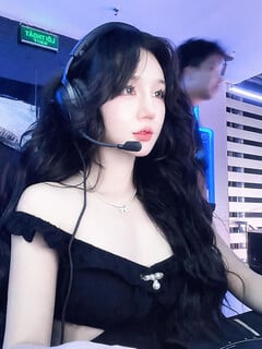 Phan Hoàng Thiên Thy 1995