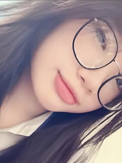 Kính cận dâm đãng