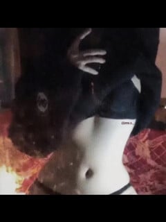 Em gái nứng lồn