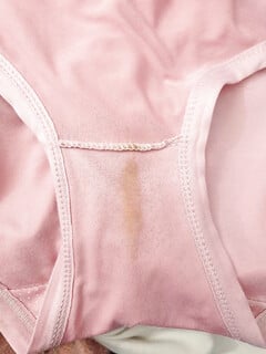 quần lót của chị dâu mới thay còn nguyên dâm thuỷ