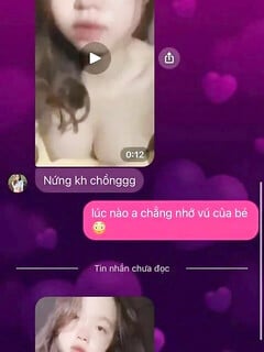 Bé ny dâm nứng lồn