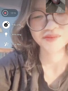 Call với bạn thân dâm