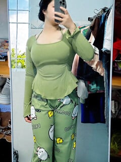 Anh đụ em tê hết bướm của em