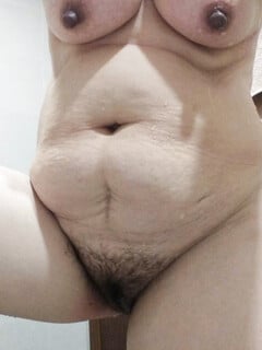 Mb nhìn đã muốn sục r.  Ae có gr mb hay sục cu nào uy tín k