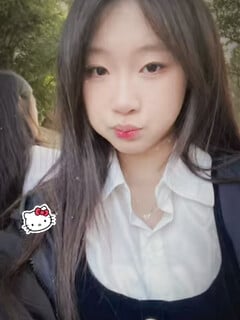 Cô bạn Khánh Linh làm tôi nứng quá