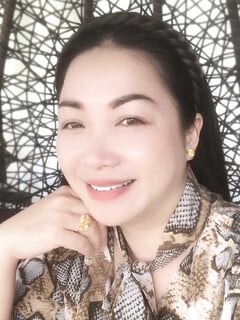 Mẹ bạn thân U40