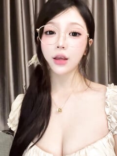 lột đồ rồi bắn tinh lên mặt và ngực em Trinh p1 (link mô tả)