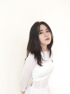 Hot girl cấp 3 lê nguyễn hoài thương nuột quá