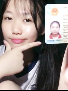 Idol học sinh lớp 11 Nguyễn Thị Khánh Linh 2k9 album ảnh 2