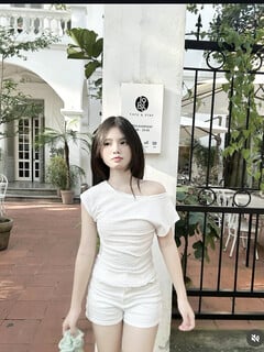 con đĩ bích thuỳ của anh