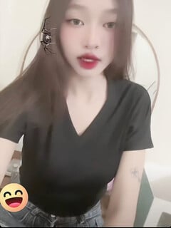 HOT! THU CÁO 18+ MÓC bướm cực hồng trực tiếp trên qchat🤦