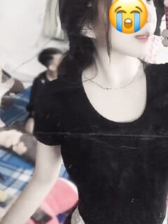 Cởi đồ bé dâm