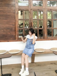 Lên tiếp hình ảnh bà chị,có bán quần lót của bà chị mua ib