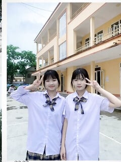 Con bạn cùng lớp