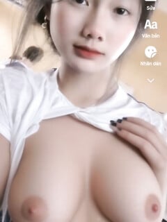 con đĩ tường vy