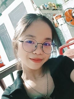 em gái show cho ny xem