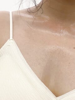 xem đồ lót bé đi làm về khongg