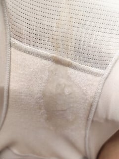 Những ngày nóng nực là đồ lót của em đầy mồ hôi