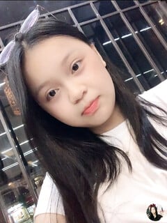 Phạm Thu Hà siu đáng eo