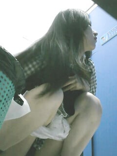 Chụp lén các em đi đái