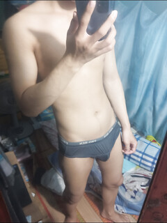 khoe kặc trước gương ko che