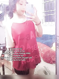 Em gái có ny rồi vẫn up ảnh không mặc áo lá