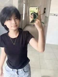 xinh gái nhưng bán quạt