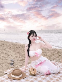 Lột đồ gái xinh