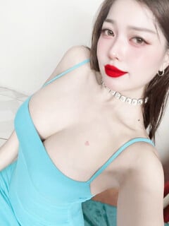 Vợ thằng bạn dâm quá