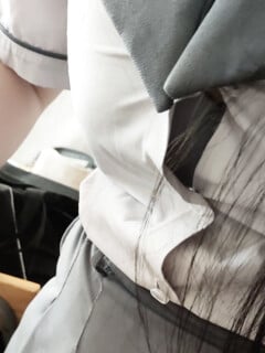 Muốn mở luôn cái cúc quá