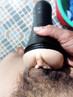 trộm đồ lót mẹ vợ