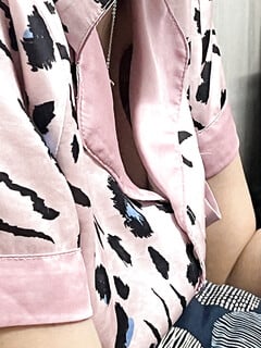 Chụp lén dì ruột kkk