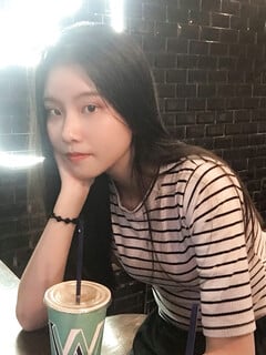 Lột đồ em gái sinh viên