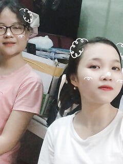 Lột đồ em Ngân vú lép