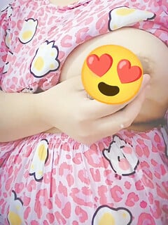 Bóp vú nặn ra sữa