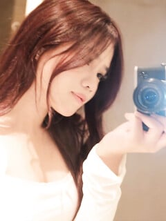 em là con đĩ thuỳ lồn to muốn bị các anh bắn lên mặt